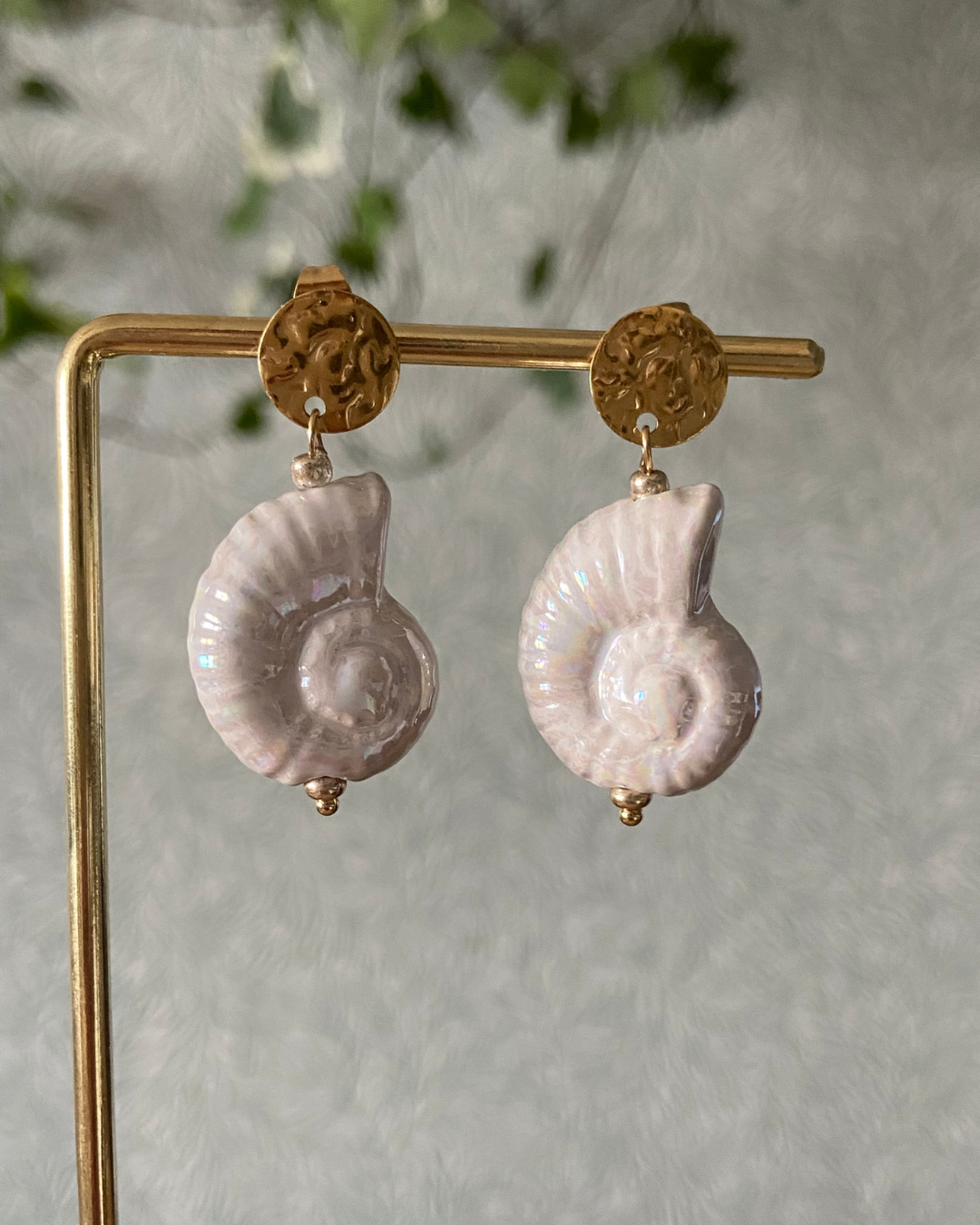 Boucle d’oreille dorée et pendentif coquillage nacré - Emma