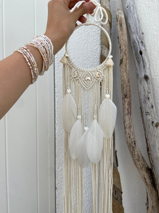 Attrape rêves Bohème, macramé écru, plumes et pampilles - Kate