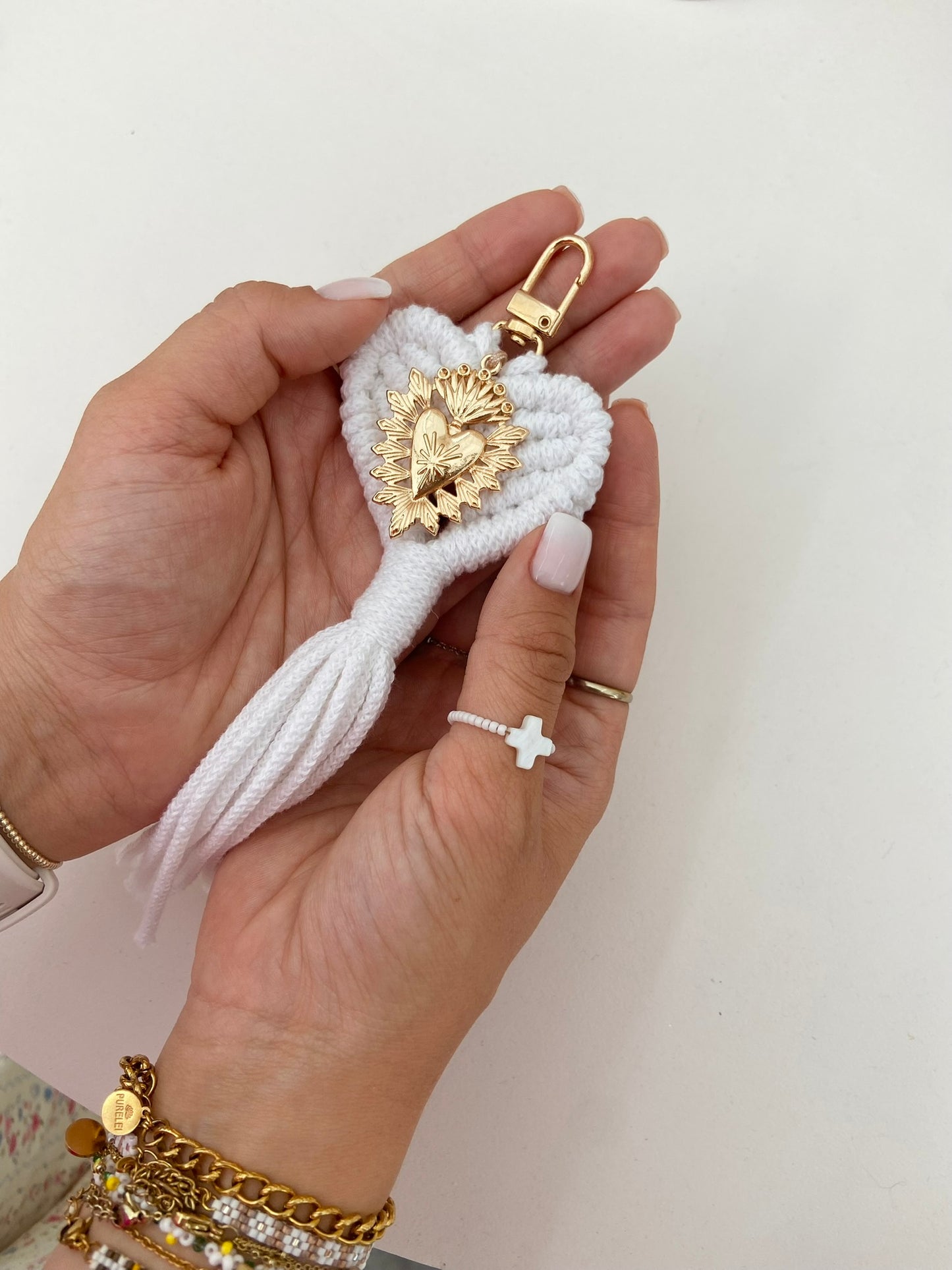 Porte-clefs macramé coeur bohème et ex-voto coeur doré - nombreux coloris disponibles