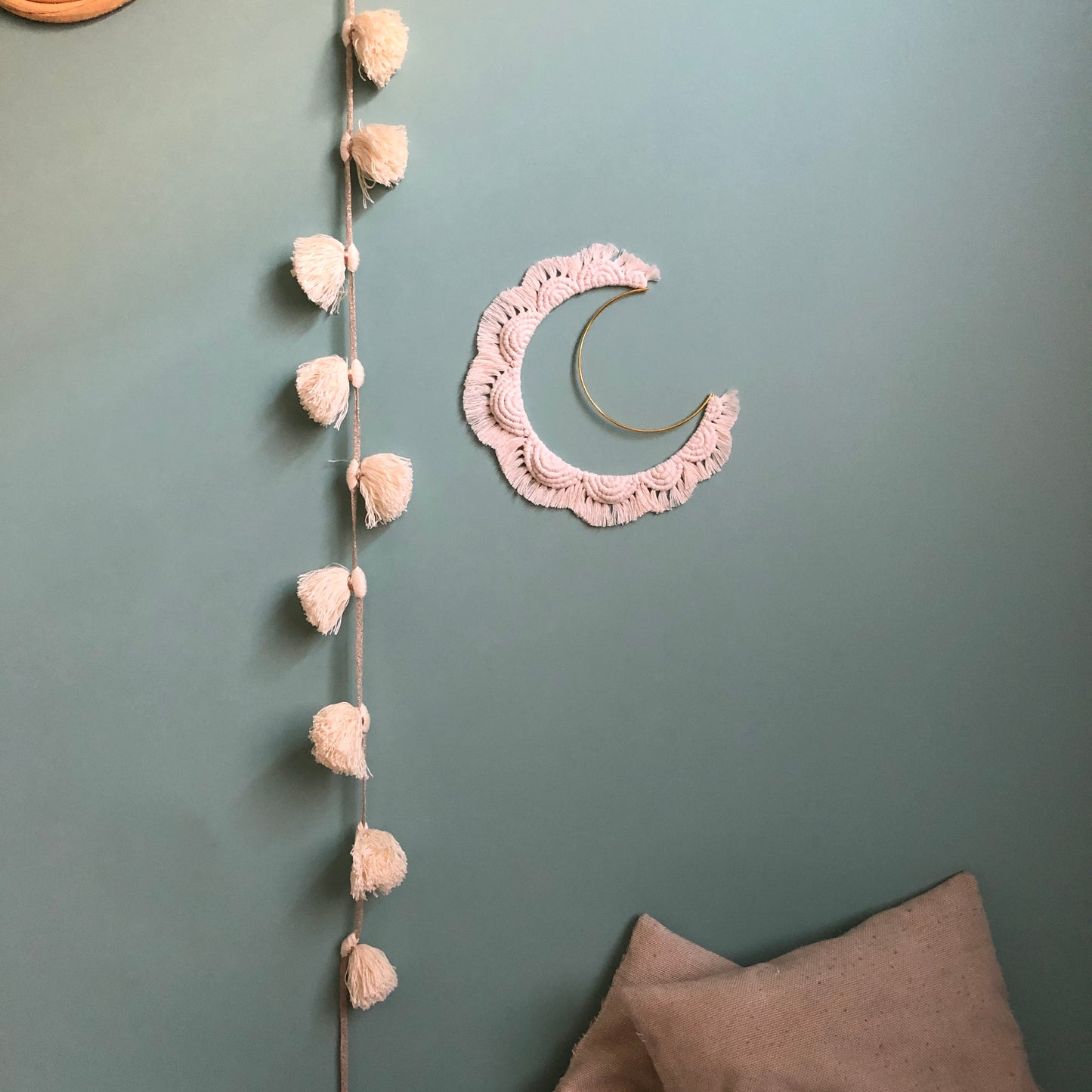 Lune dorée macramé