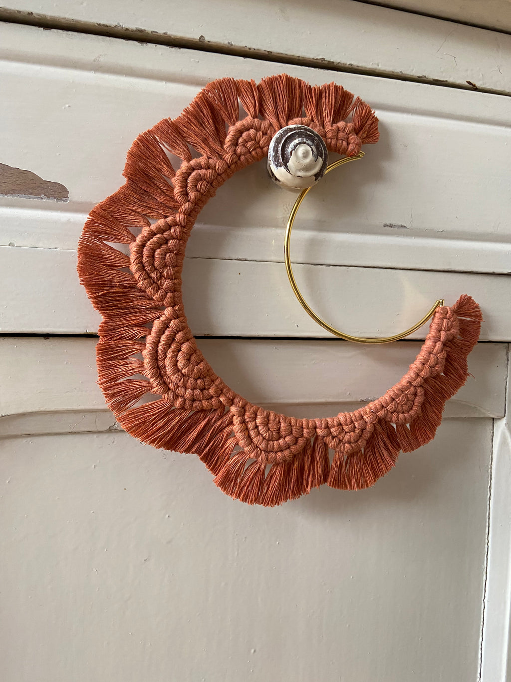 Lune macramé terracotta ( délai de réalisation début octobre)
