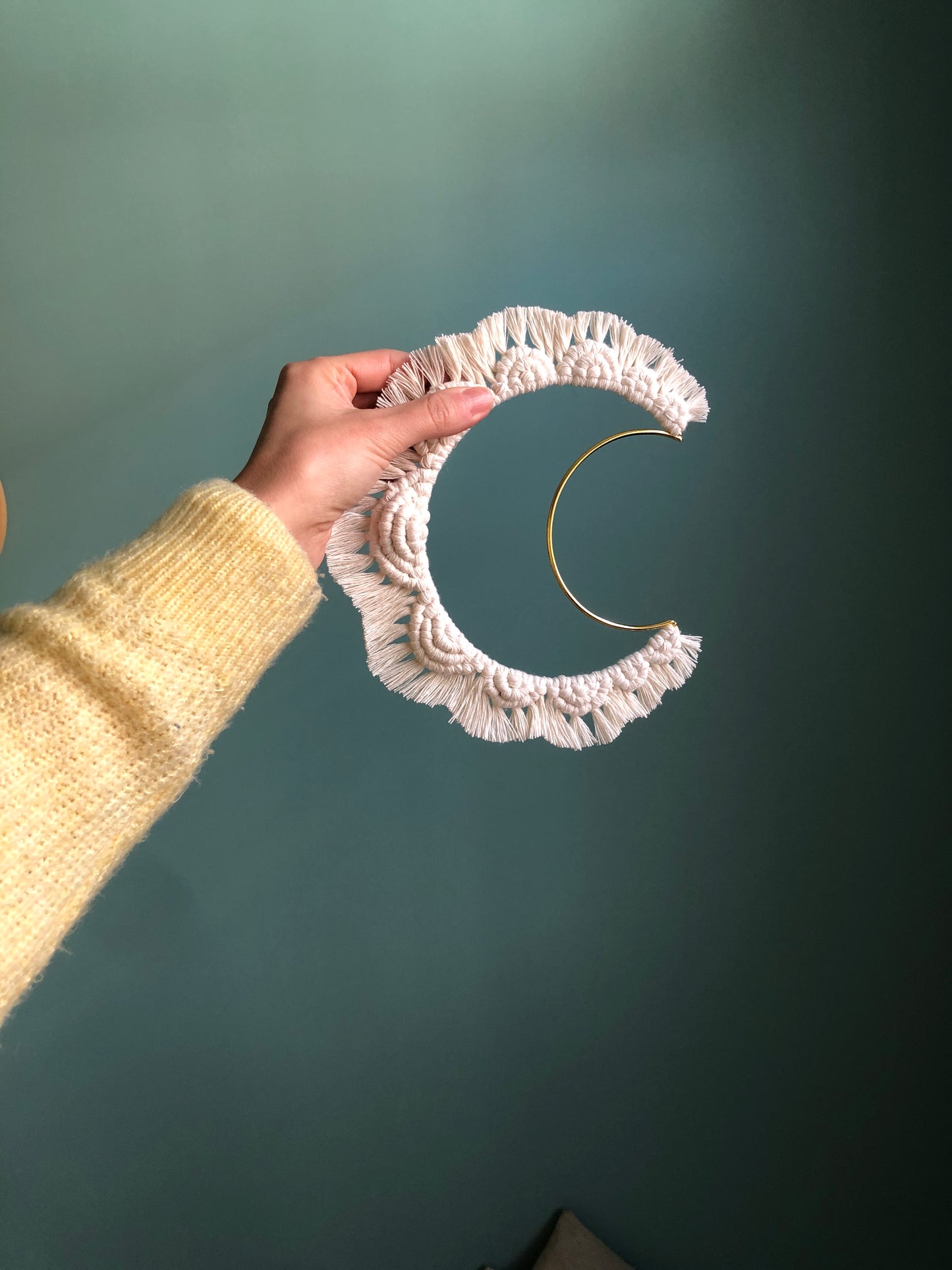 Lune dorée macramé